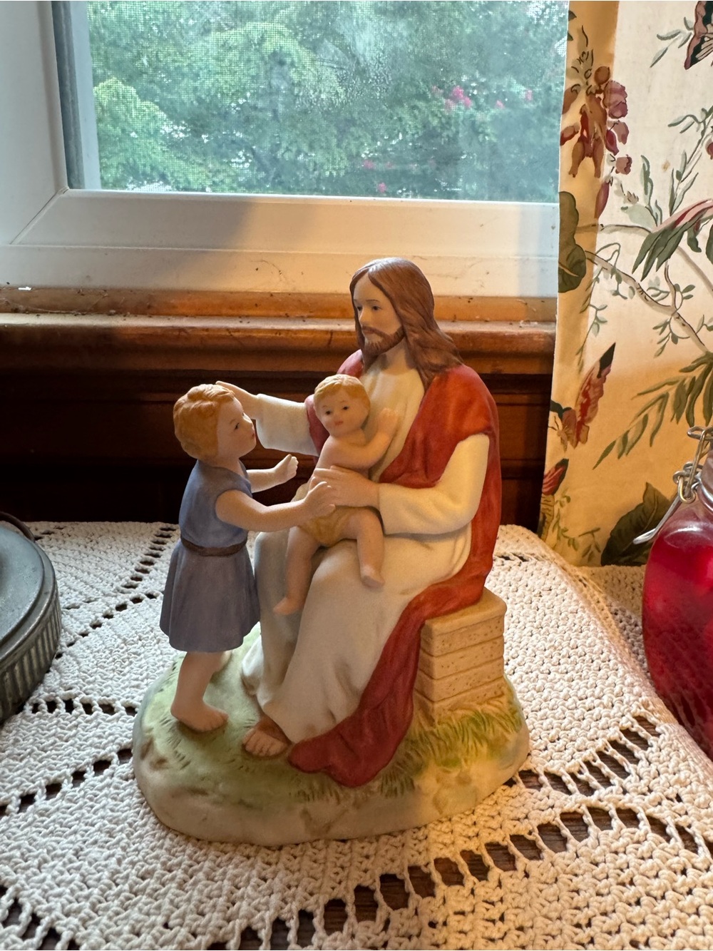 Vintage Home Interiors Porcelain Figurine 'Jesus Loves the Little Children' 1996